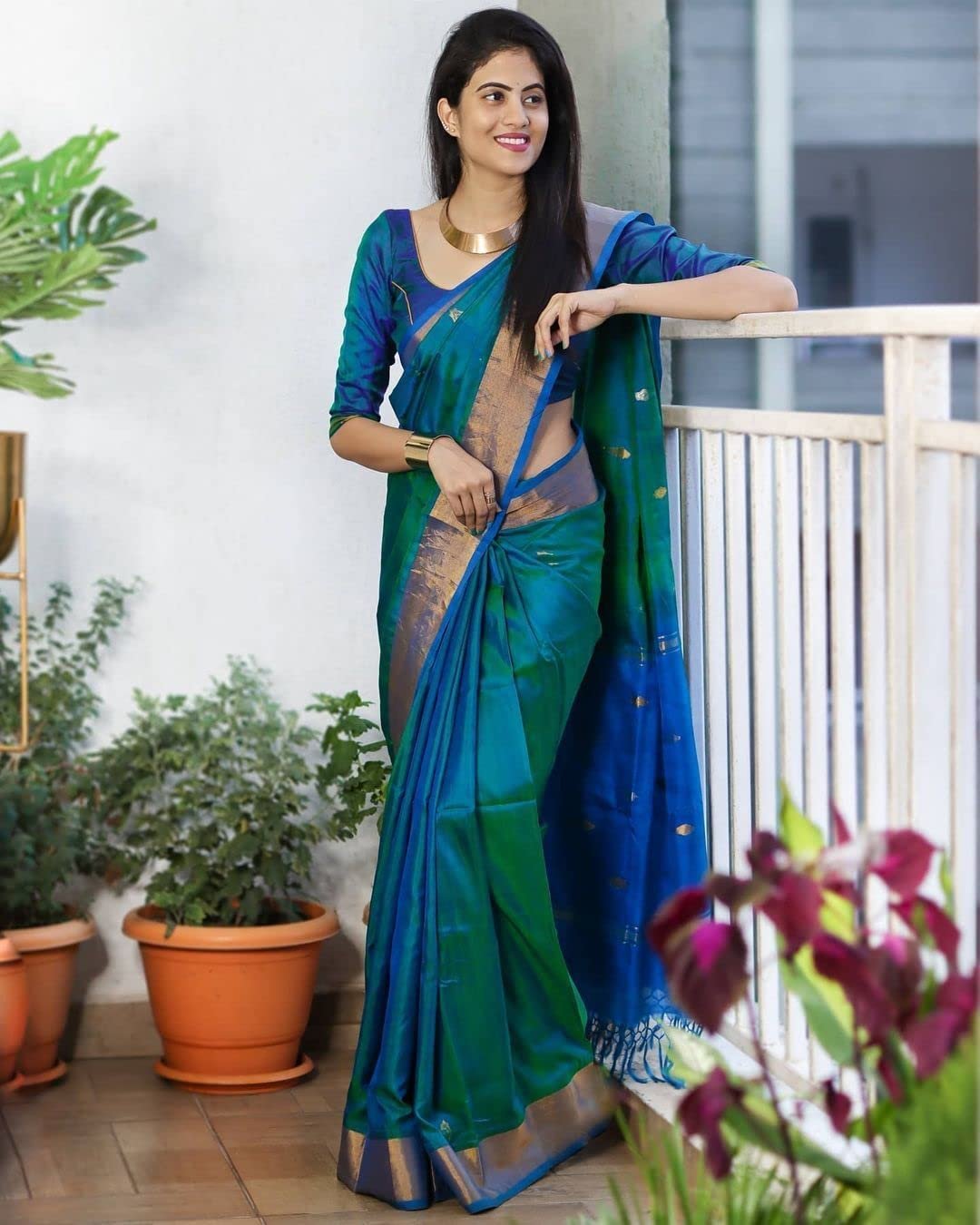 SGF11 Women's Kanjivaram Zari Woven Soft Silk Saree With Unstiched Blouse Piece (Rama Green) - Image 3