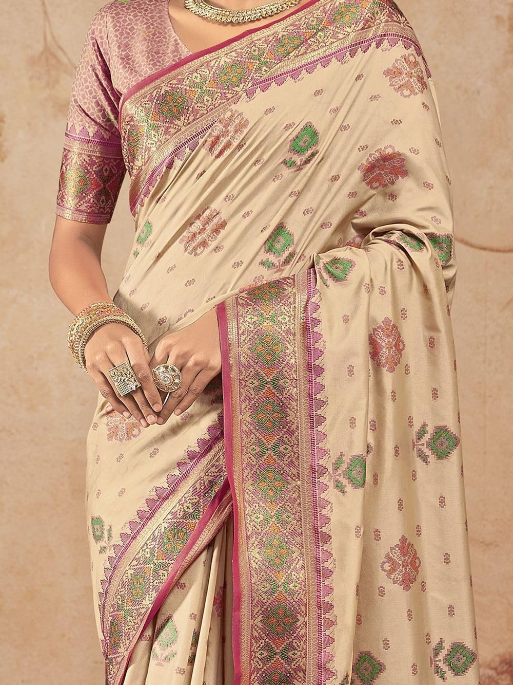 SWORNOF Women’s Patola silk saree for Patola festival Wedding silk with rich pallu Design sarees for women with blouse piece (CREAM)