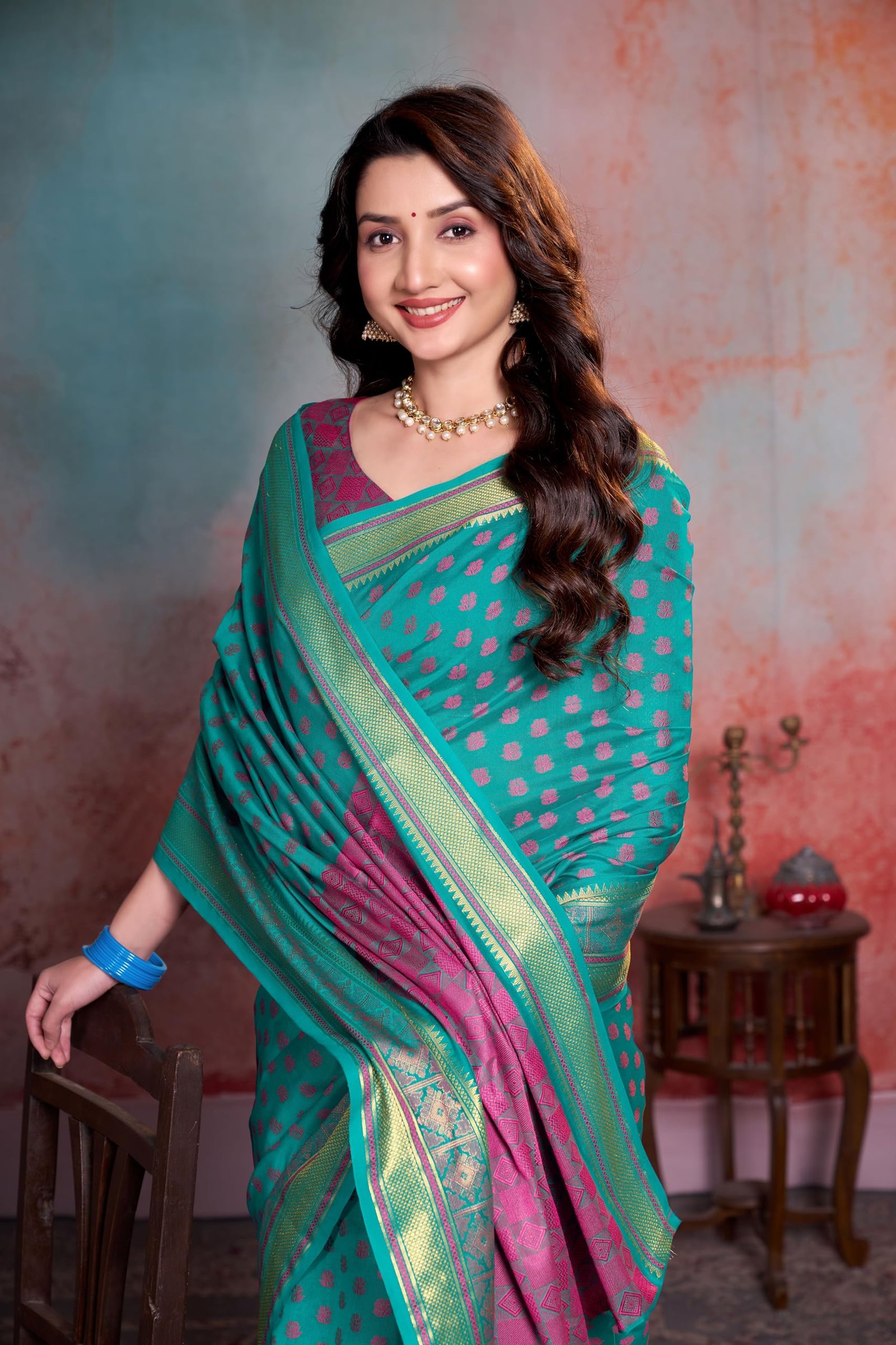Garden Vareli Women Jacquard Silk Blend Saree with Unstitched Blouse Piece 1032 - Teal - Image 4